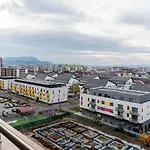 Adonis Albu\'S Residence